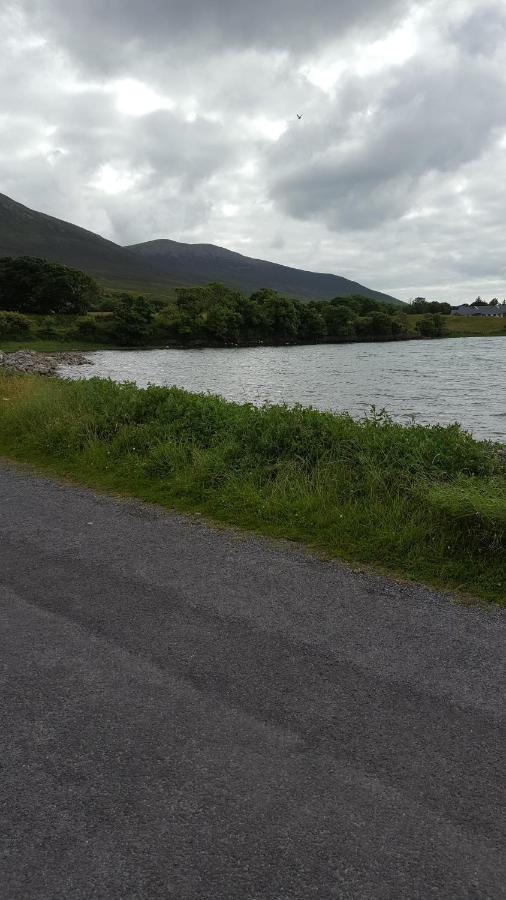 Riverwalk House B&B Oughterard Eksteriør bilde